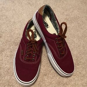 new maroon vans size 9.5 women’s size 8 in men’s
